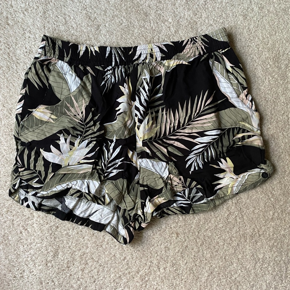Volcom shorts